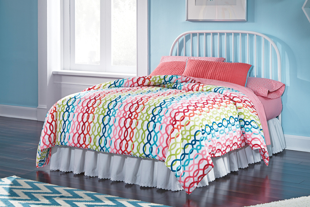 RITZI Pink Metal Bedroom Set - CB Furniture