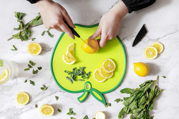 Chef Aid Green Apple Chopping Board, Durable and Practical, Hygienic, Non-Slip Edge, Food Prep