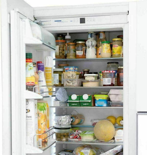 HG Hygienic Fridge Cleaner, Interior Refrigerator Cleanser & Odour Neutraliser, for Streak Free Shine with No Residue – 500ml Spray (335050106)