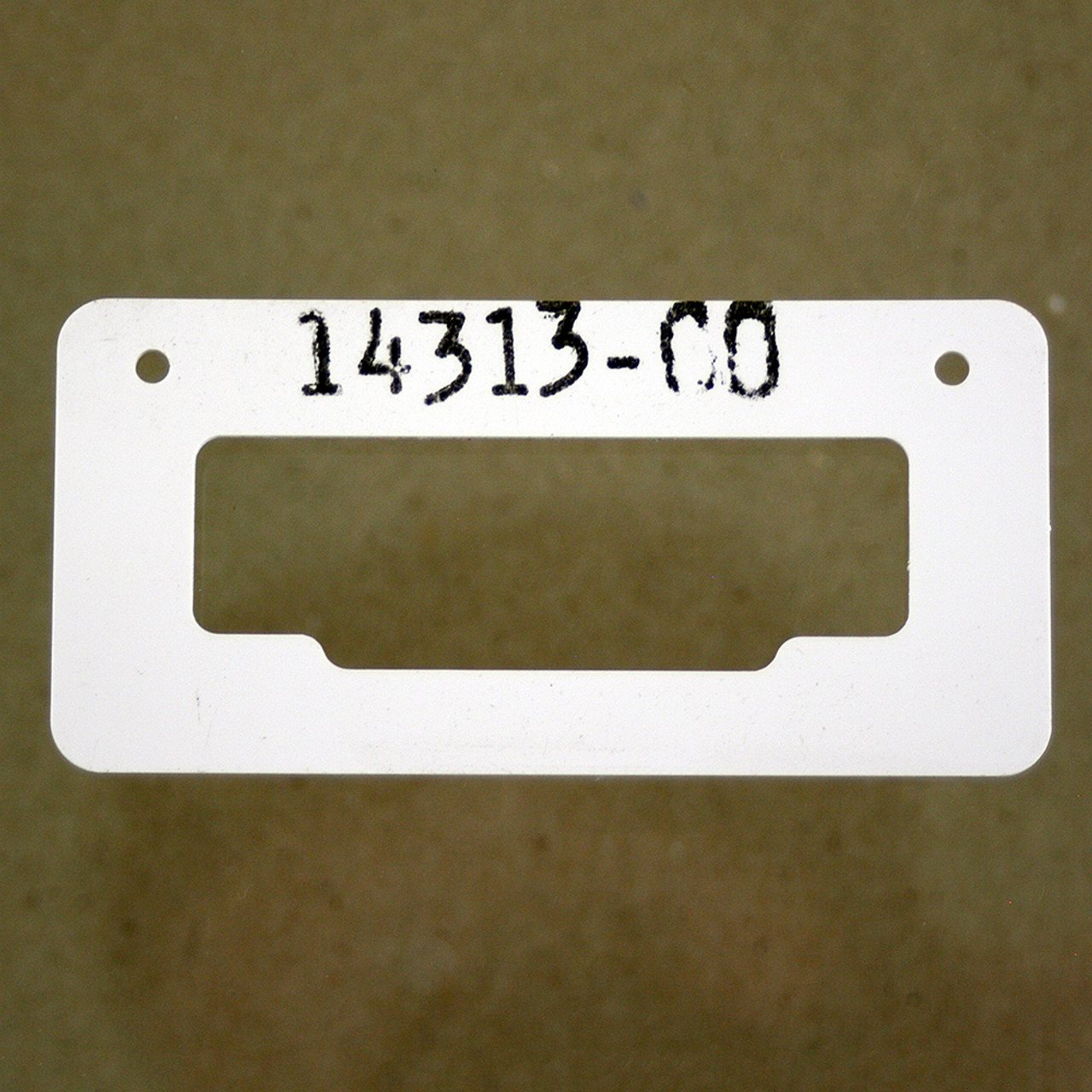 -14313-000   PIPER ANTENNA PLATE GROMMET ON FIN