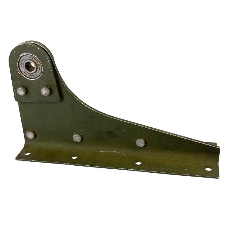 -0900990   CESSNA BRACKET