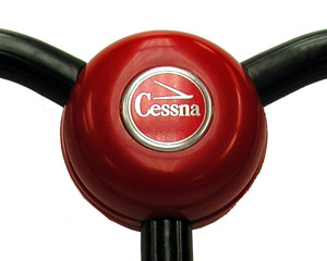 52055-CES-RED   CESSNA HUB COVER - RED