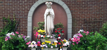 Nine Ways to Celebrate the Month of Mary