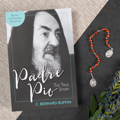 Padre Pio – The True Story & Chaplet of St. Padre Pio (Gift Set)