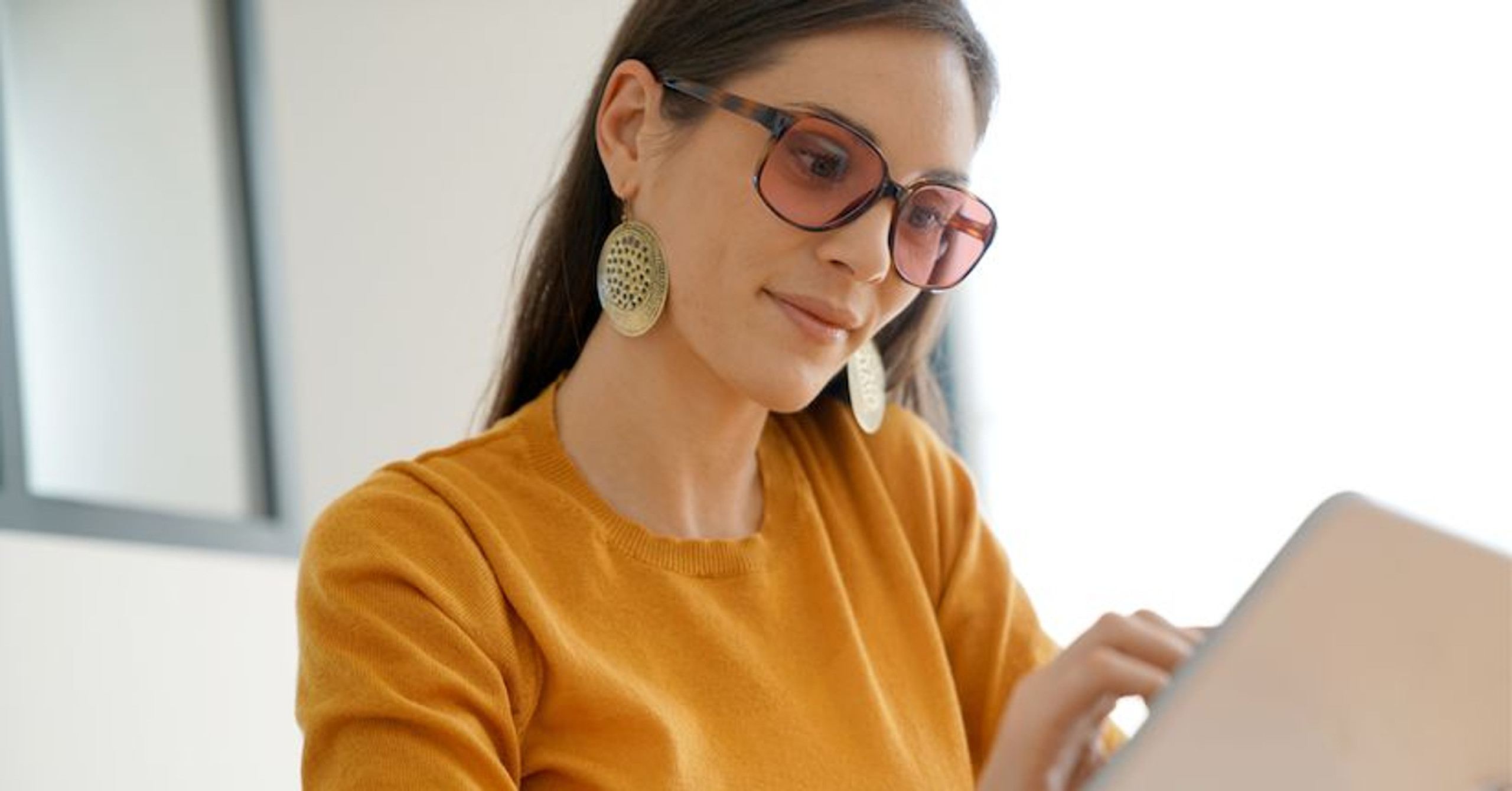 Tinted Eyeglasses for Indoor Use 7 Things to Know TheraSpecs