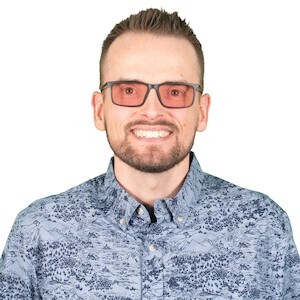 Man wearing FL-Pro Standard TheraSpecs