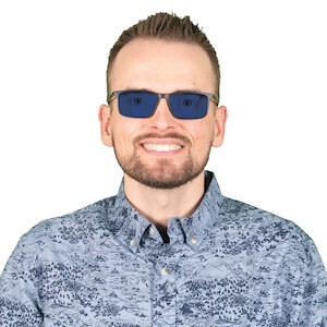 Man wearing Z-Blue Max TheraSpecs