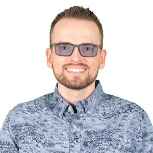 Man wearing Z-Blue Standard TheraSpecs