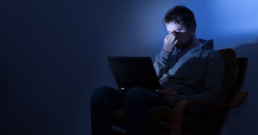 Blue Light Sensitivity: Causes, Symptoms and Protection Strategies -  TheraSpecs
