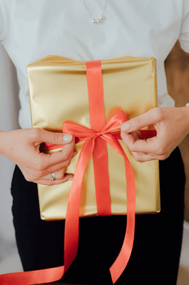 How To Choose The Perfect Personalized Stationery Gift This Holiday Season