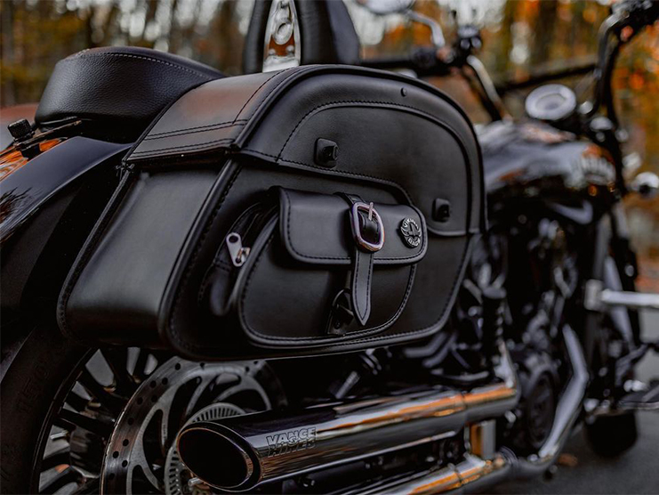 Viking Raven Extra Large Shock Cut-Out Leather Motorcycle Saddlebags for Harley Street 500