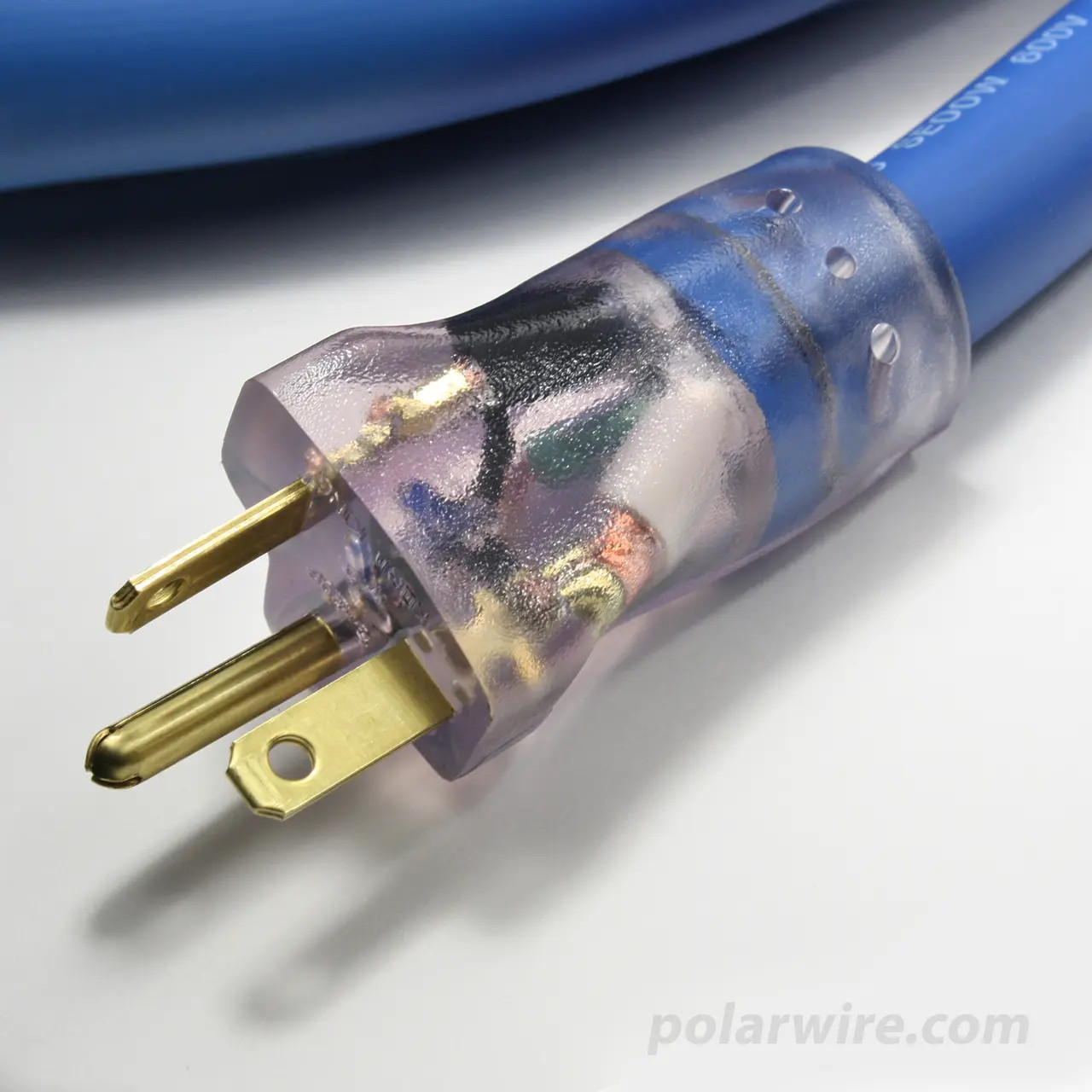 10 gauge 20 amp Arctic Ultraflex Blue power heavy duty extension cords are fitted with NEMA 5-20 molded ends that light when energized