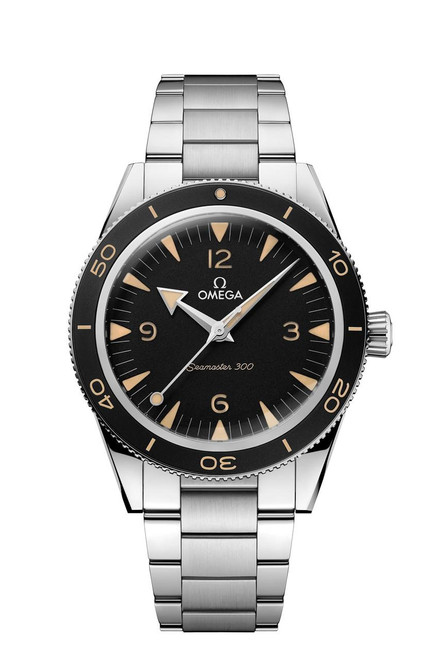 OMEGA Seamaster 300 co-axial Master Chronometer 41 mm, stainless steel wristwatch with black dial, beige luminescent hour markers and hands, rotating bezel, and bracelet.