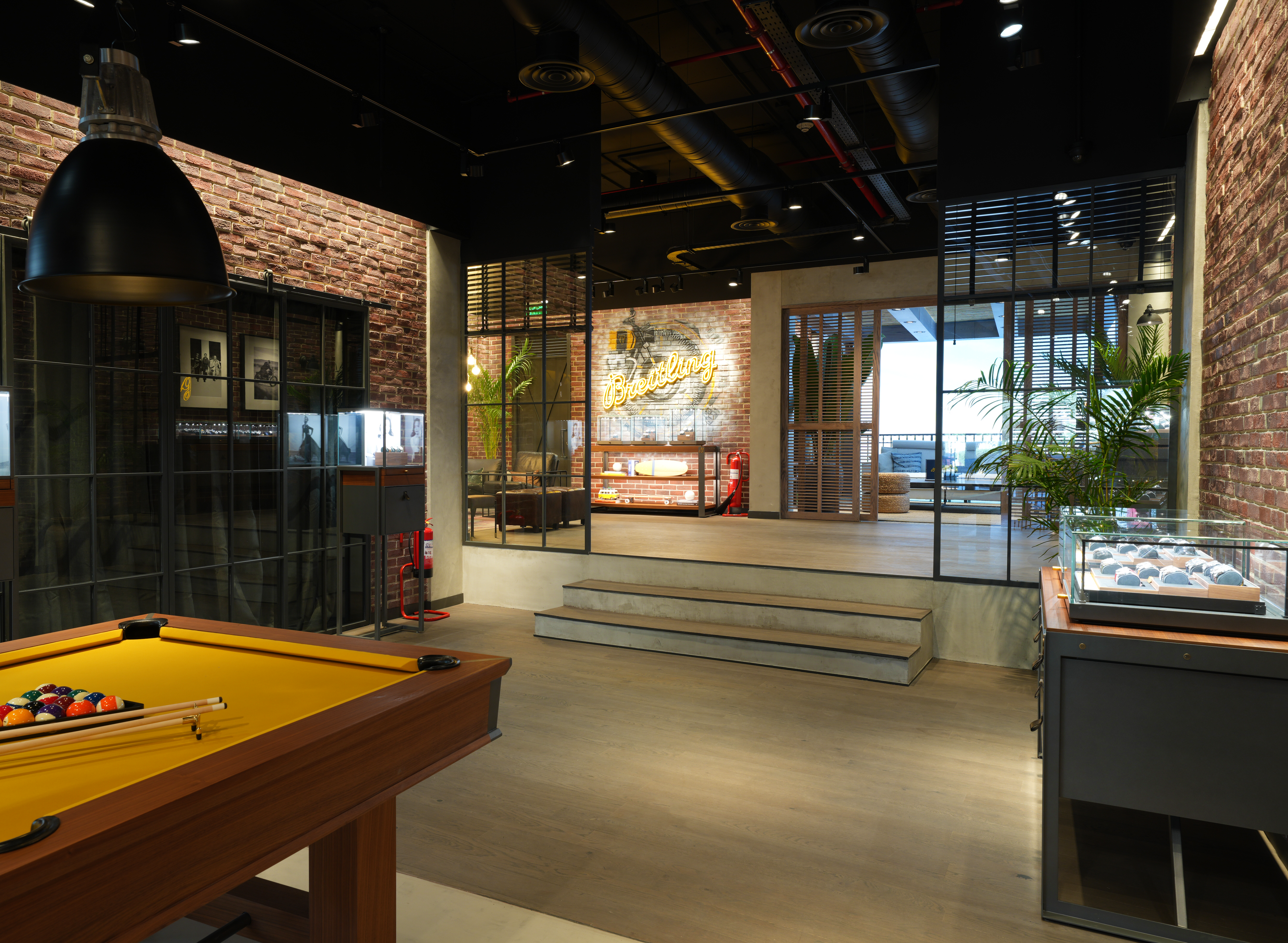 BREITLING OPENS LARGEST BOUTIQUE IN THE MIDDLE EAST BREITLING OPENS LARGEST BOUTIQUE IN THE MIDDLE EAST