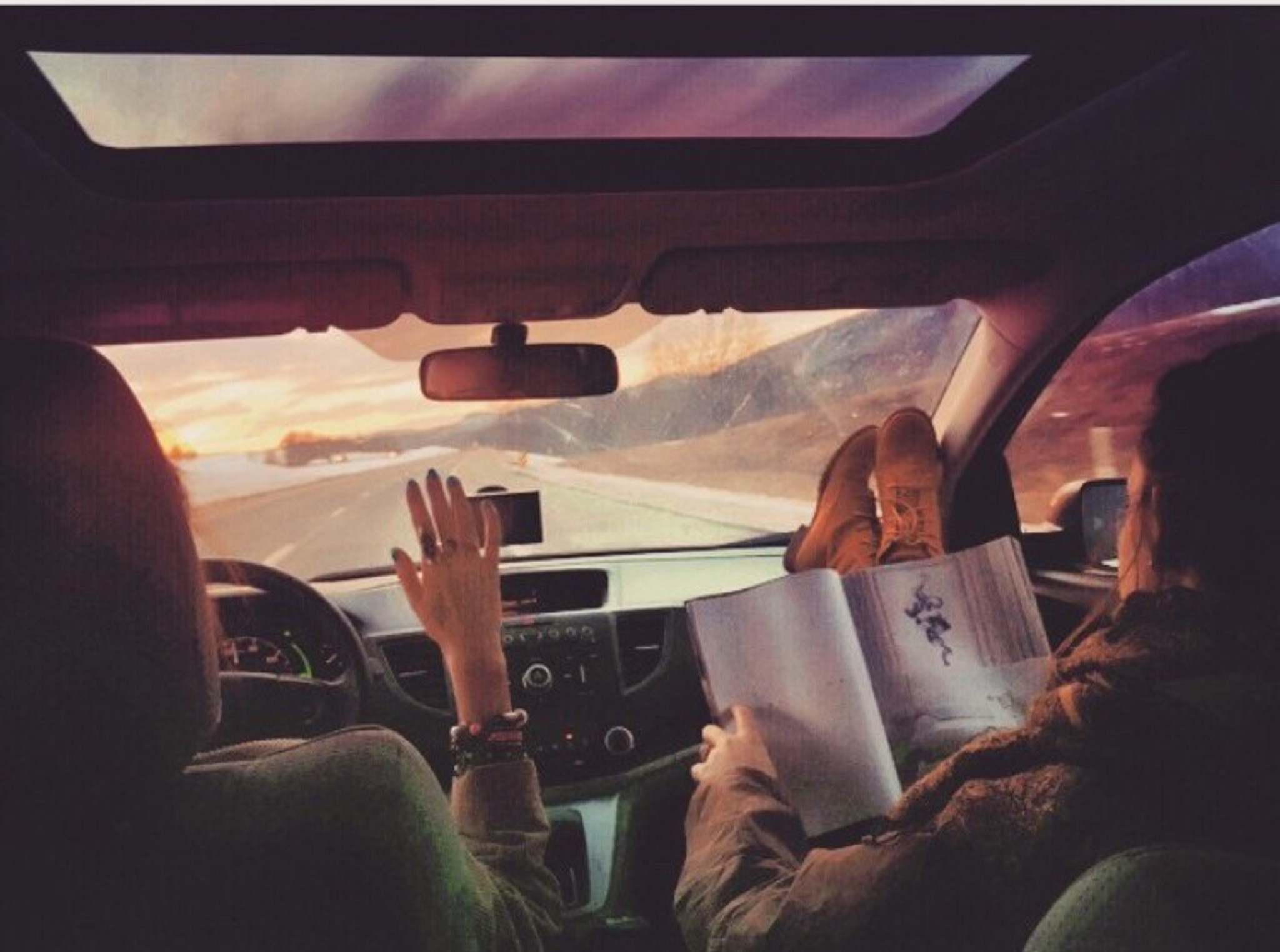 10 Road Trip Essentials You Should Never Travel Without