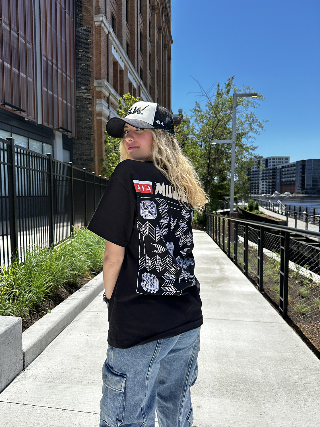 414 Alternative City Spirit black t-shirt