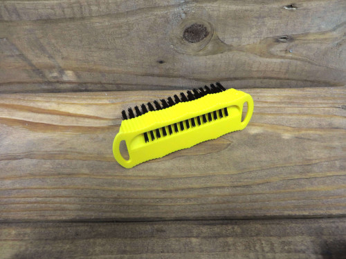Comfort grip deep cleaning bristle fingernail brush