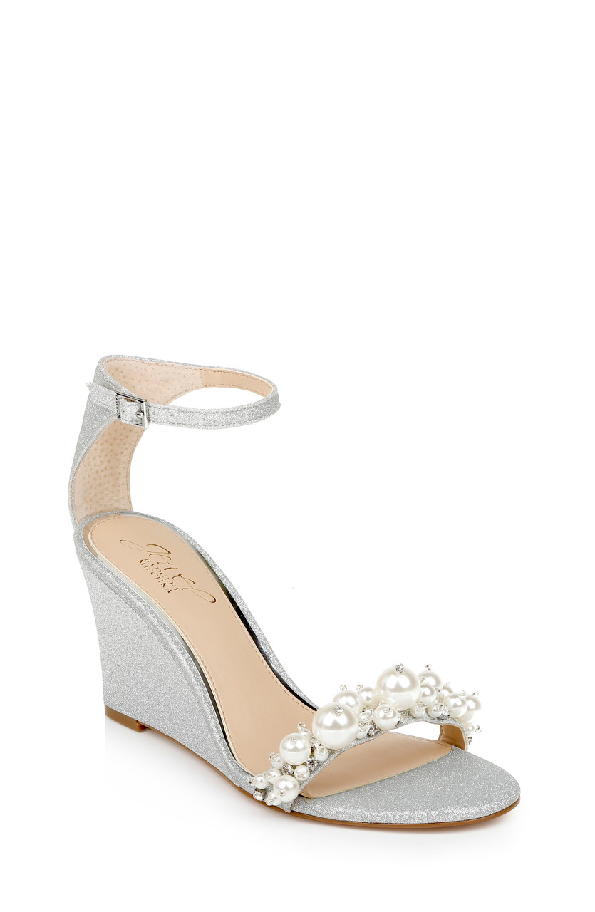 gorgeous wedding shoes for bride