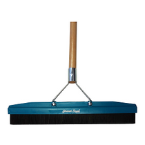 GROOM INDUSTRIES 18" GRANDI GROOM CARPET BRUSH WITH HANDLE