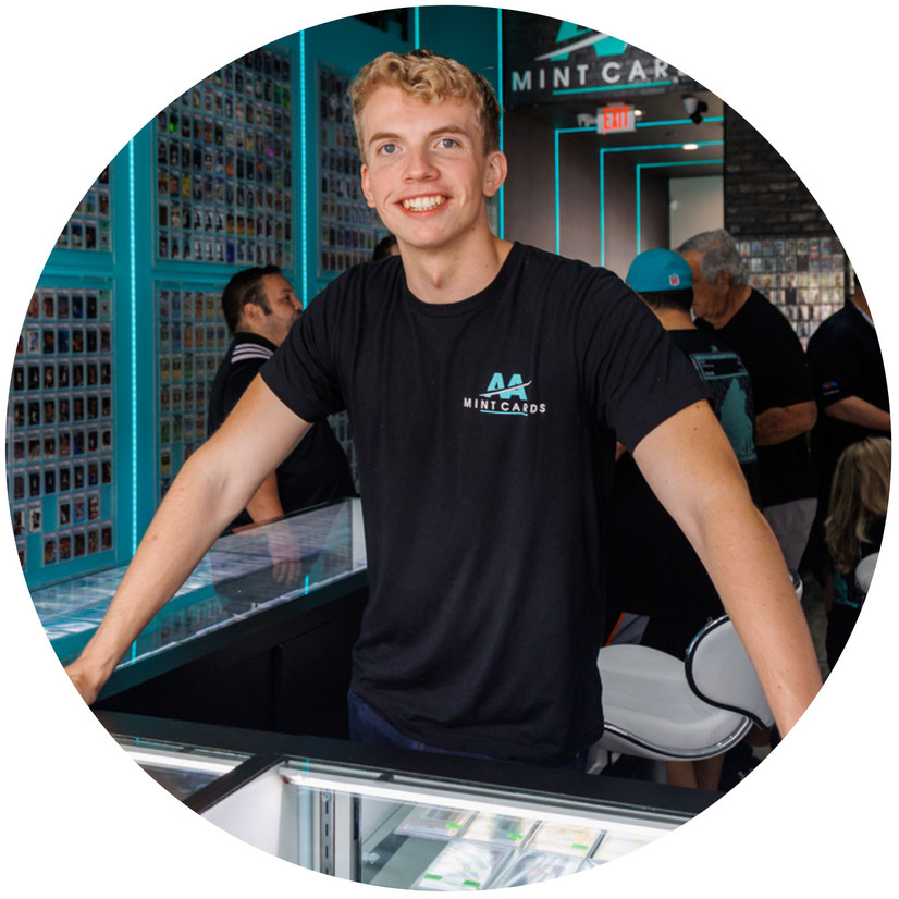 タレントカード RT-186938 AA MINT CARDS: A state-of-the-art trading card store that turns