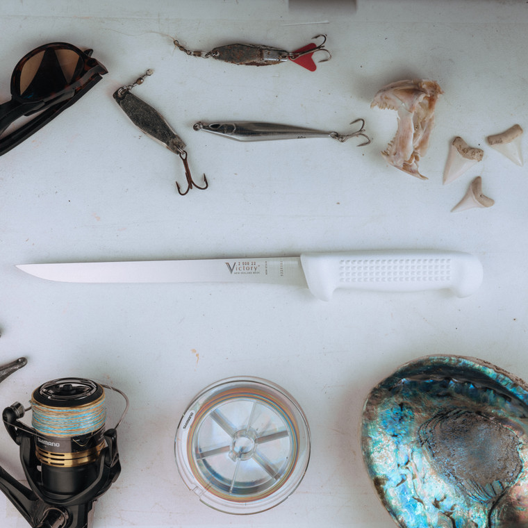 STRAIGHT FILLETING KNIFE 22CM