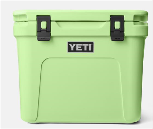YETI ROADIE 32 WHEELED COOLER
