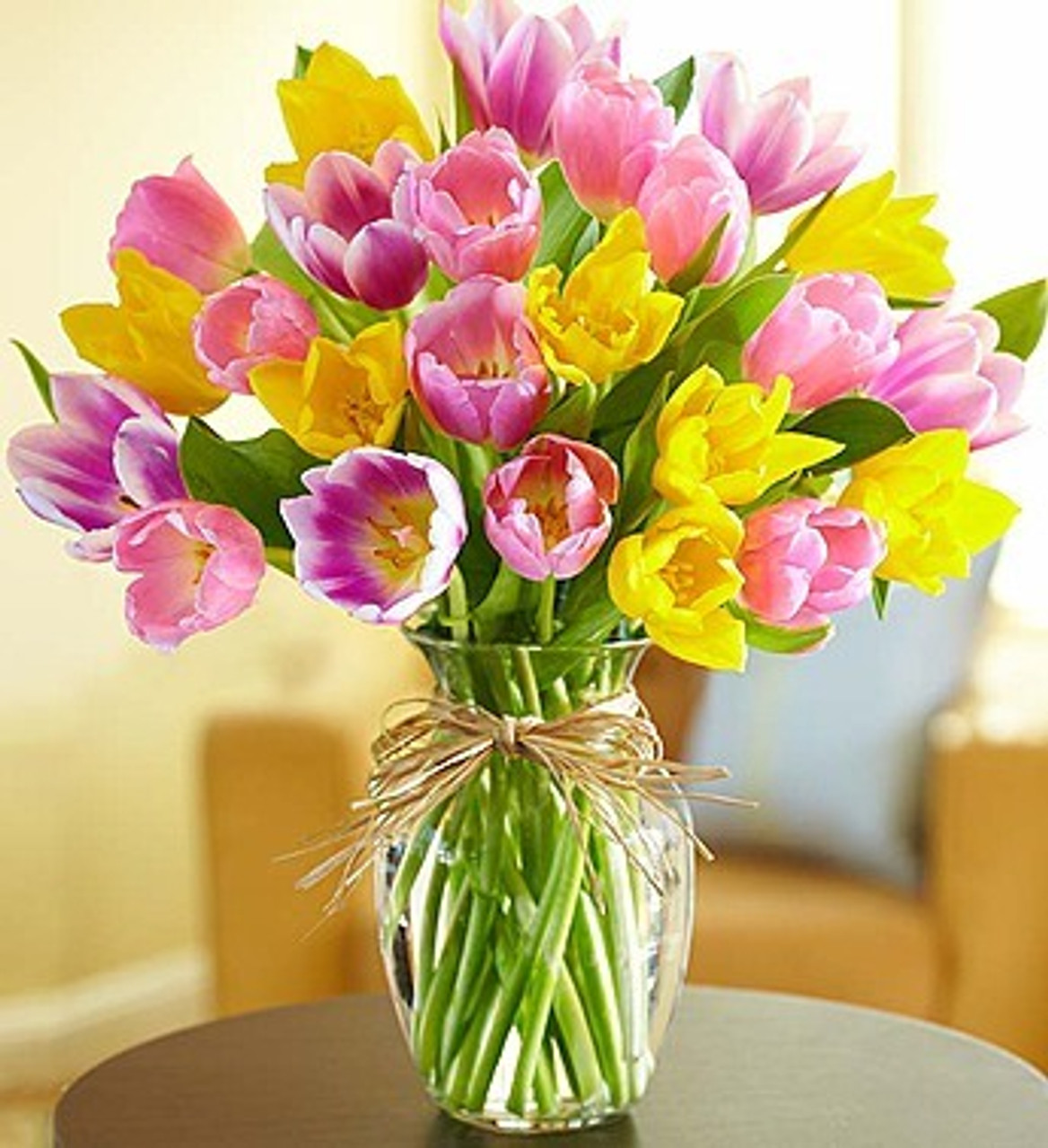100 pink and light pink tulips bouquet by Luxury Flowers Miami