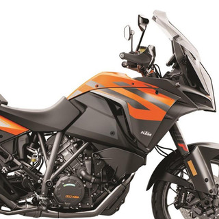 KTM Super Adventure 2013 - 2020 Eazi-Grip Streamline Tank Grip Traction Pads CL shown on the bike