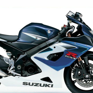 Suzuki GSXR1000 2005-2006 Eazi-Grip Streamline Tank Grip Traction Pads Clear on the bike