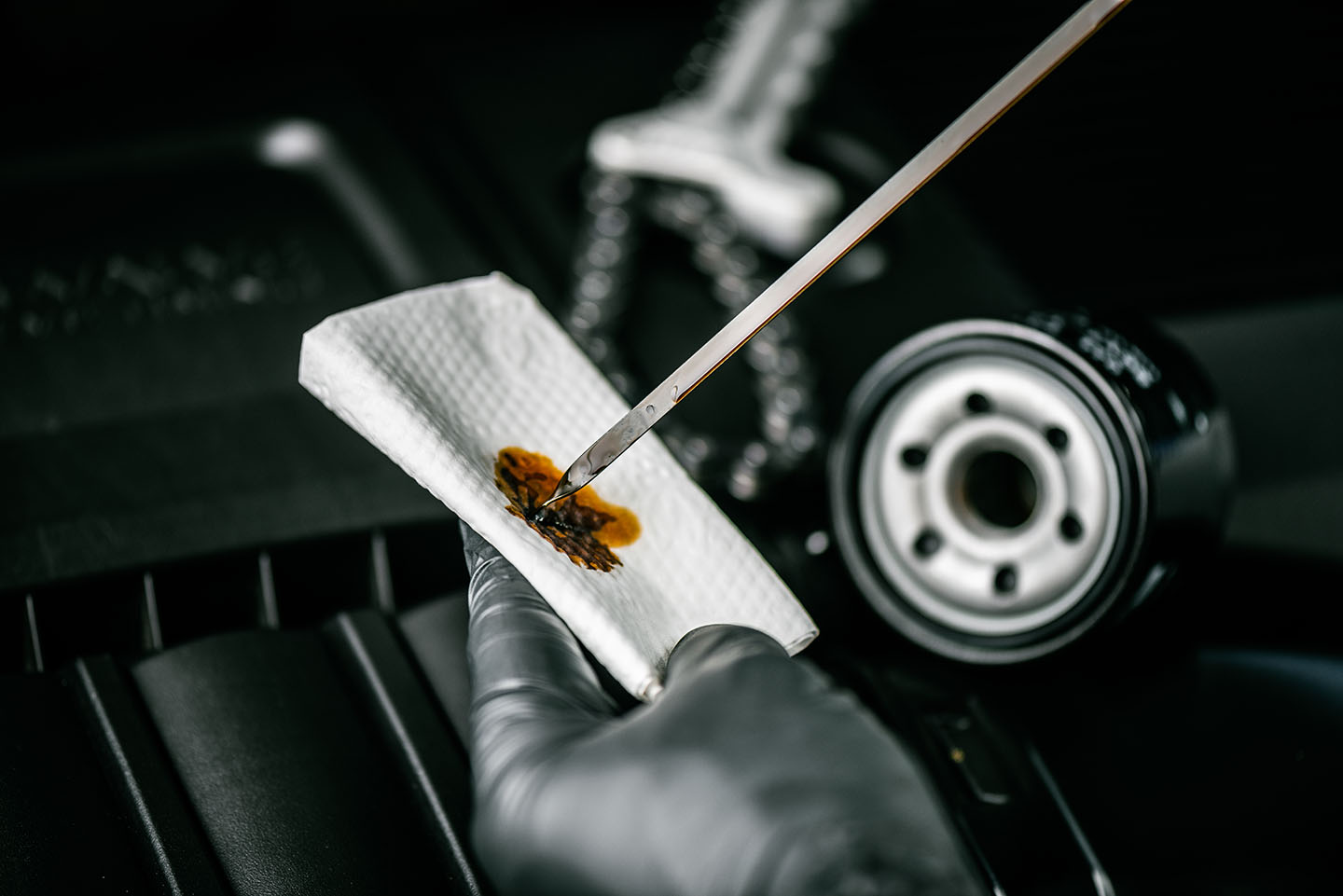 How Much Oil Does a 7.3 Powerstroke Take? Bostech