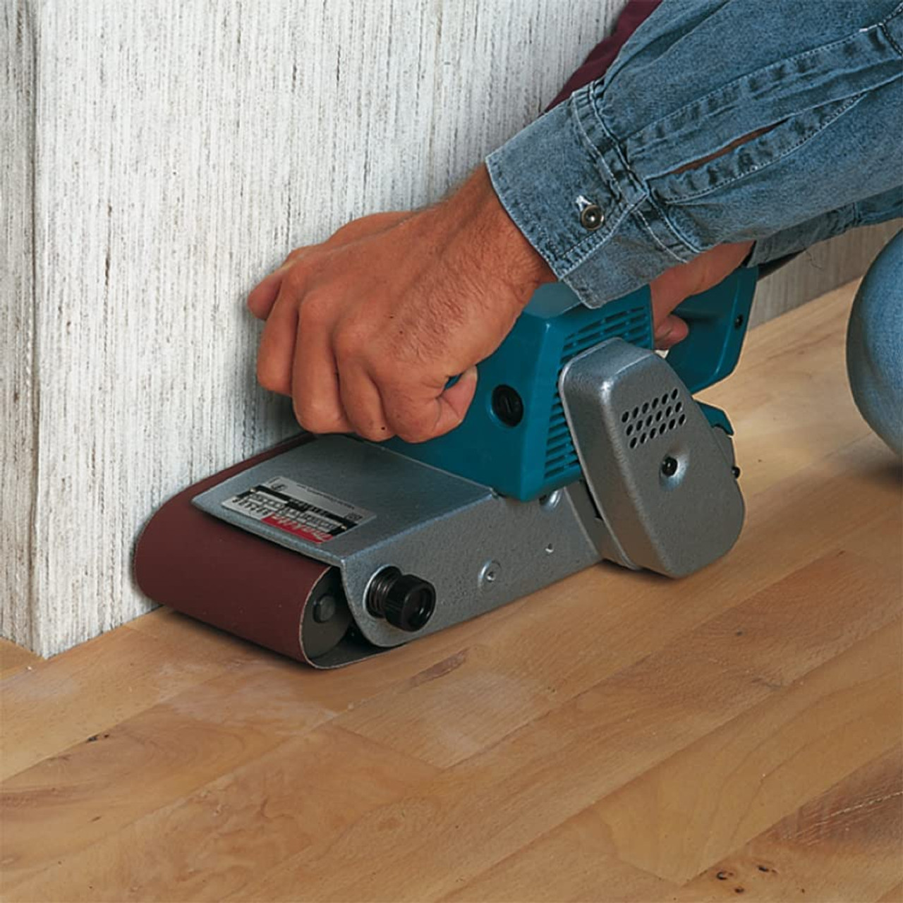Makita 9924DB 3 inch x 24 inch Belt Sander Makita 9924DB 3 inch x 24 inch Belt Sander