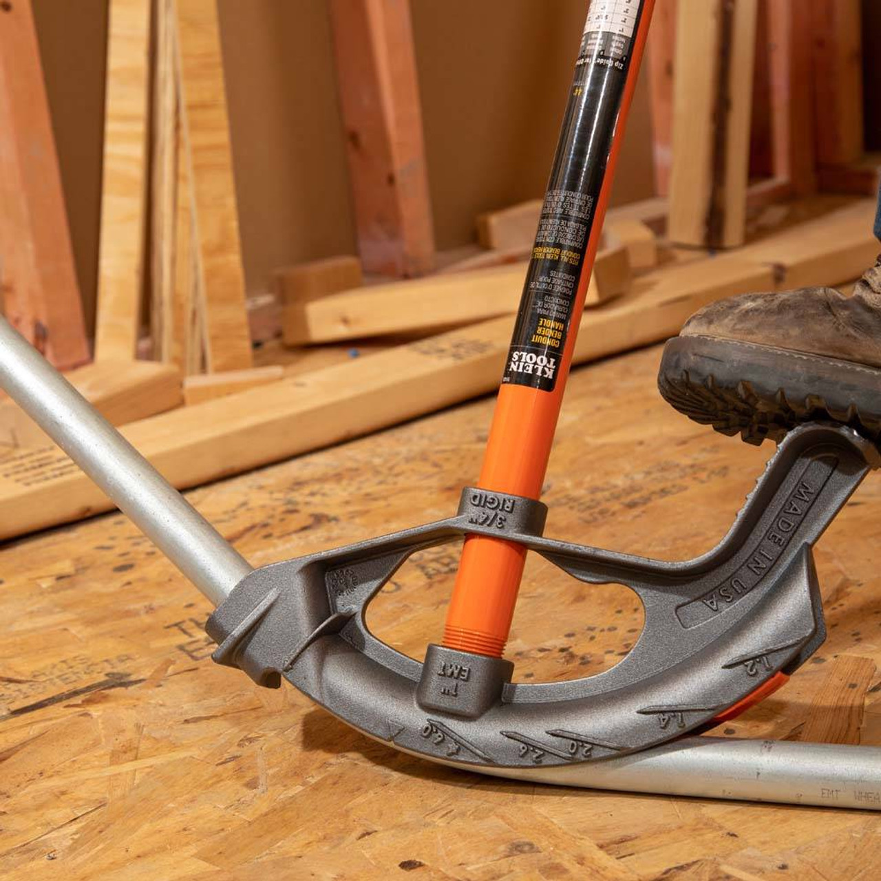 Klein Tools 51604 Iron Conduit Bender Full Assembly - 3/4 inch EMT with Angle Setter