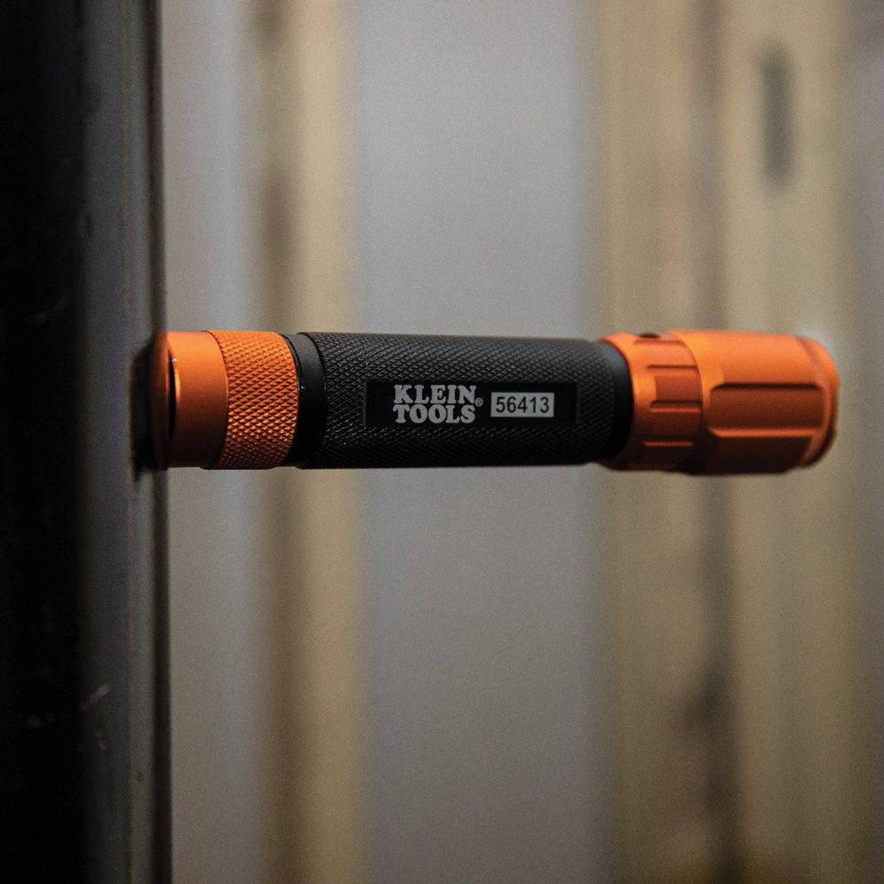 Klein Tools 56413 Rechargeable 2-Color LED 1000 Lumen Flashlight with Holster Klein Tools 56413 Rechargeable 2-Color LED 1000 Lumen Flashlight with Holster