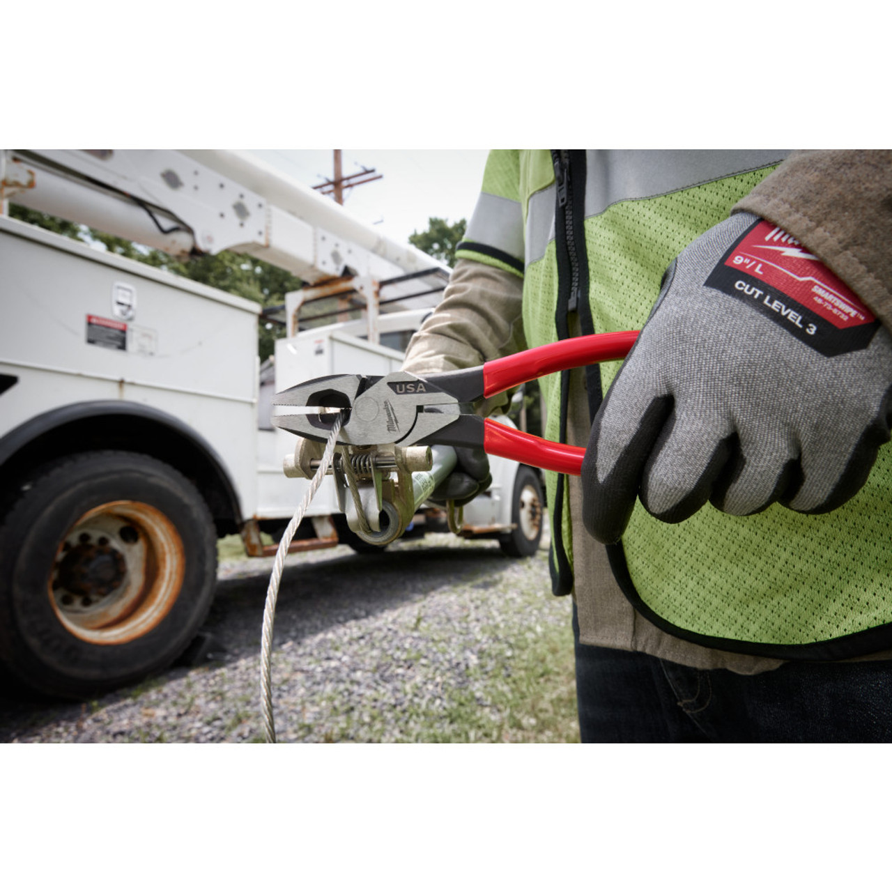 Milwaukee MT500 9 inch Lineman's Dipped Grip Pliers