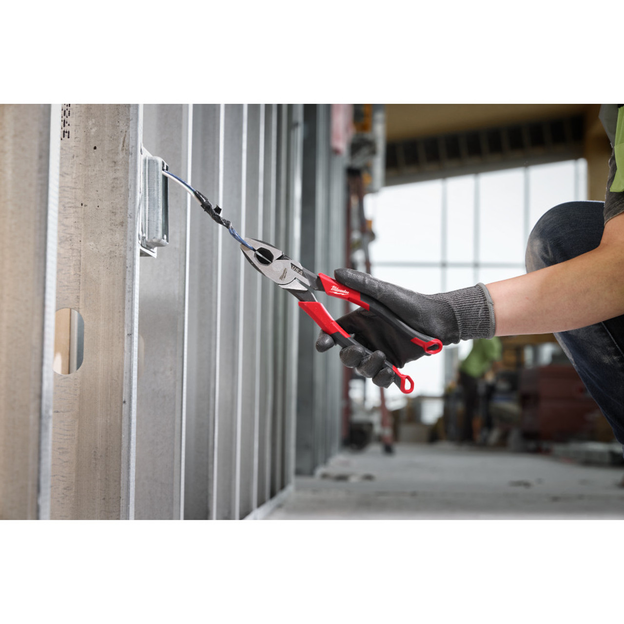 Milwaukee MT550 9 inch Lineman's Comfort Grip Pliers