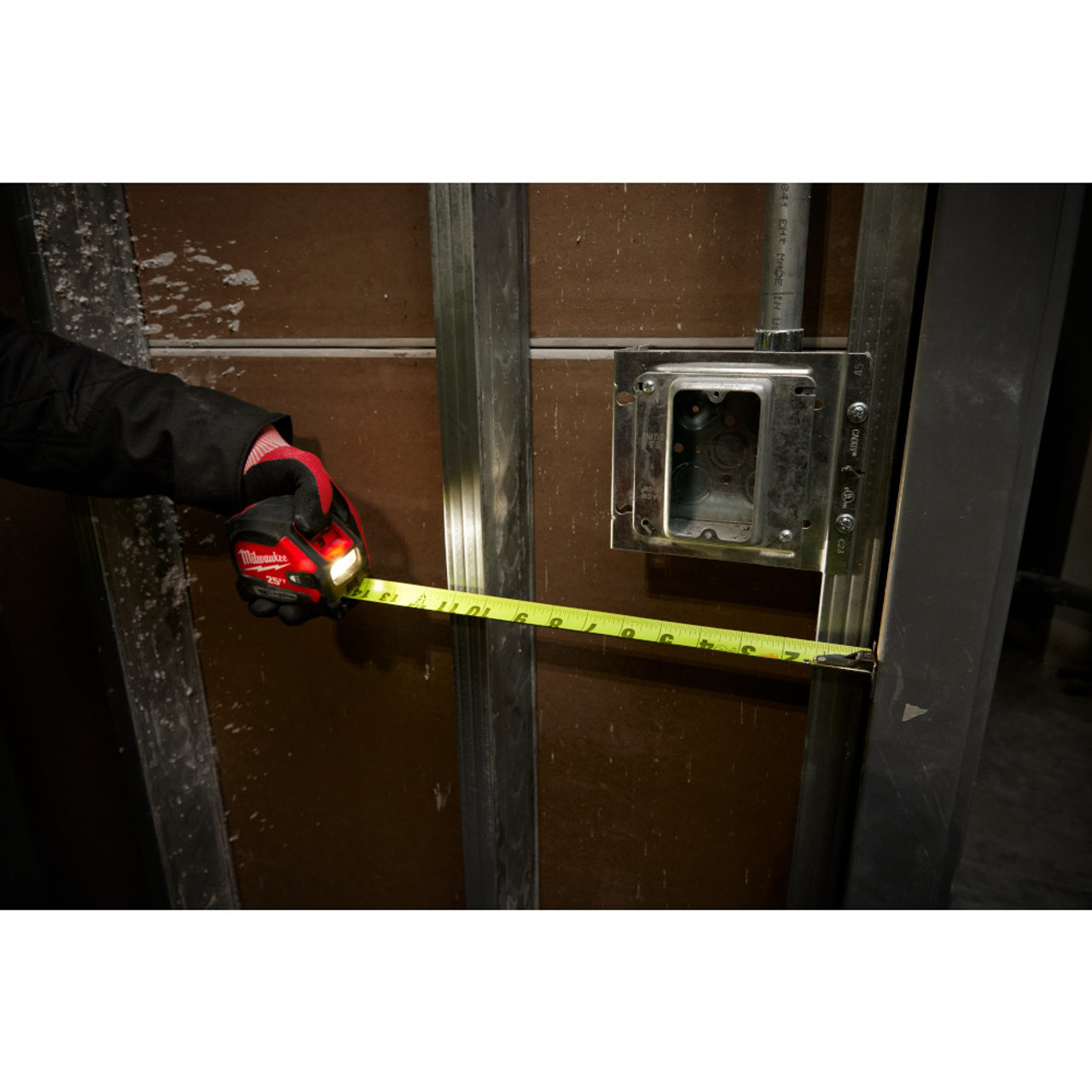 Milwaukee 48-22-0428 25 ft. Compact Wide Blade Magnetic Tape Measure with Rechargeable 100L Light Milwaukee 48-22-0428 25 ft. Compact Wide Blade Magnetic Tape Measure with Rechargeable 100L Light