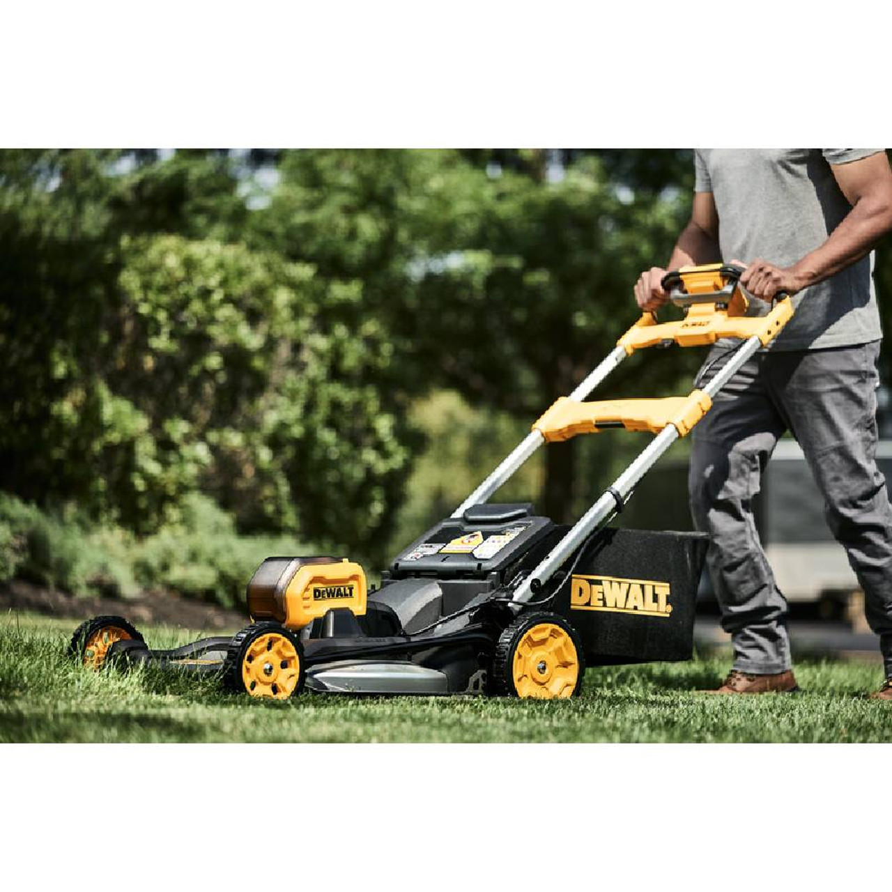 DeWalt DCMWSP650Y2-CA 60V MAX FLEXVOLT 21-1/2 Inch Cordless Brushless RWD Self-Propelled Mower Kit