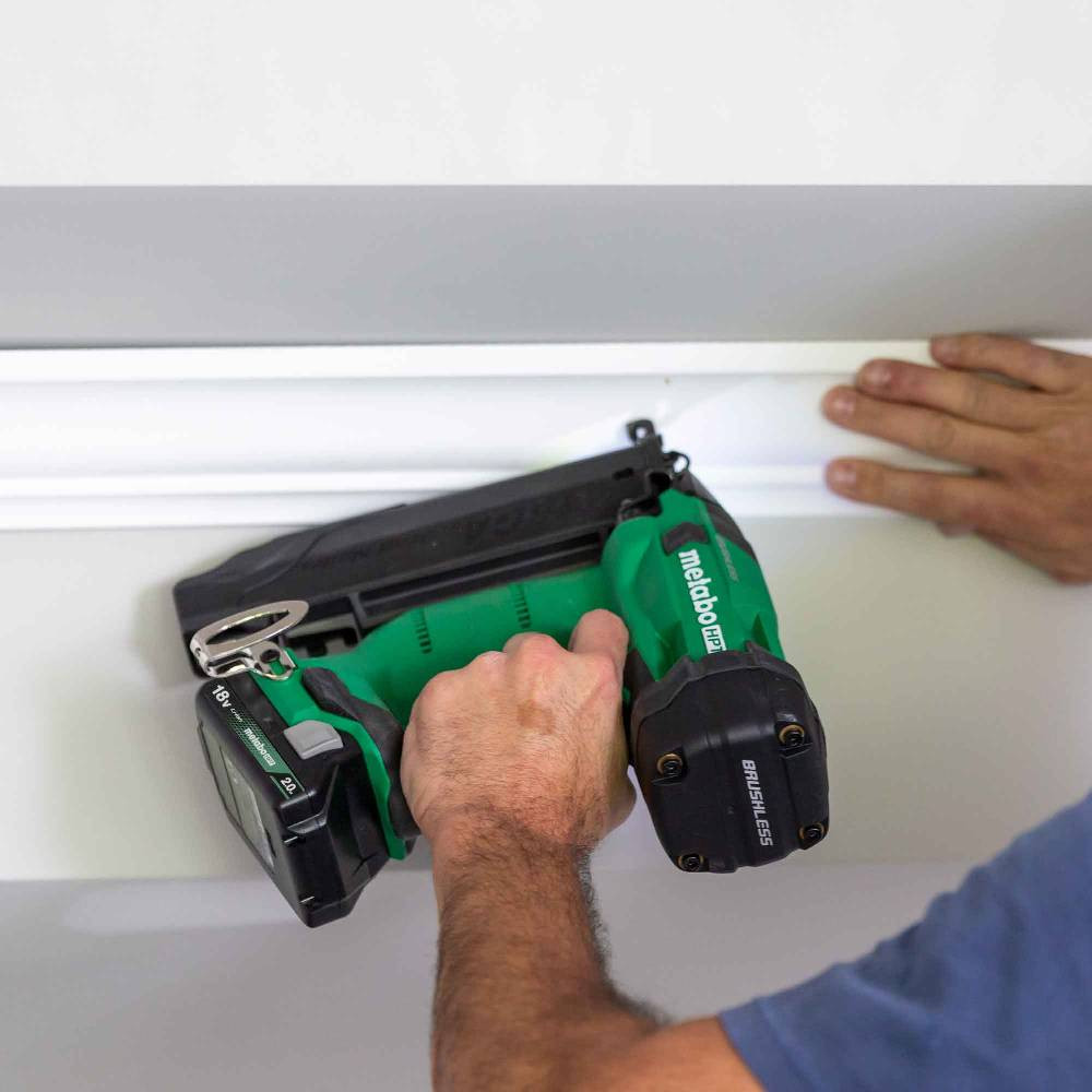 Metabo HPT NT1850DFTM 18V Cordless Brushless Compact 18-Gauge 2 Inch Brad Nailer Kit