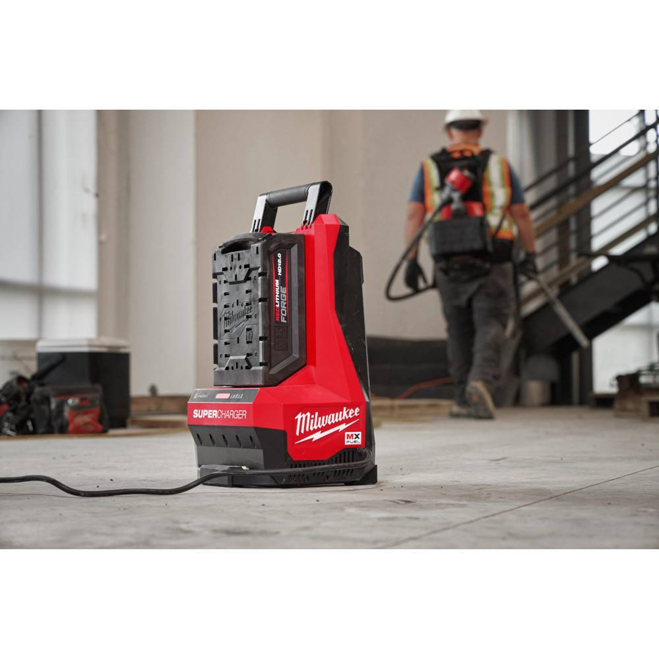 Milwaukee MXFSC MX FUEL Battery Super Charger