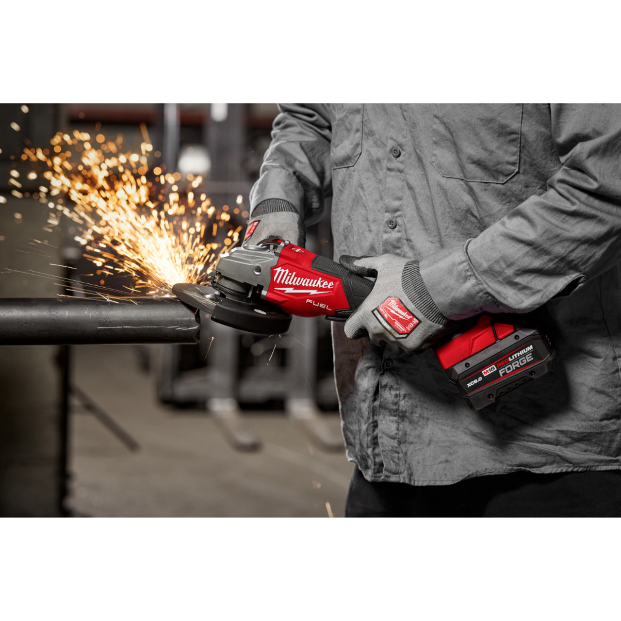 Milwaukee 3670-22 M18 FUEL Cordless 4-1/2 Inch / 6 Inch Braking Angle Grinder with Paddle Switch Kit