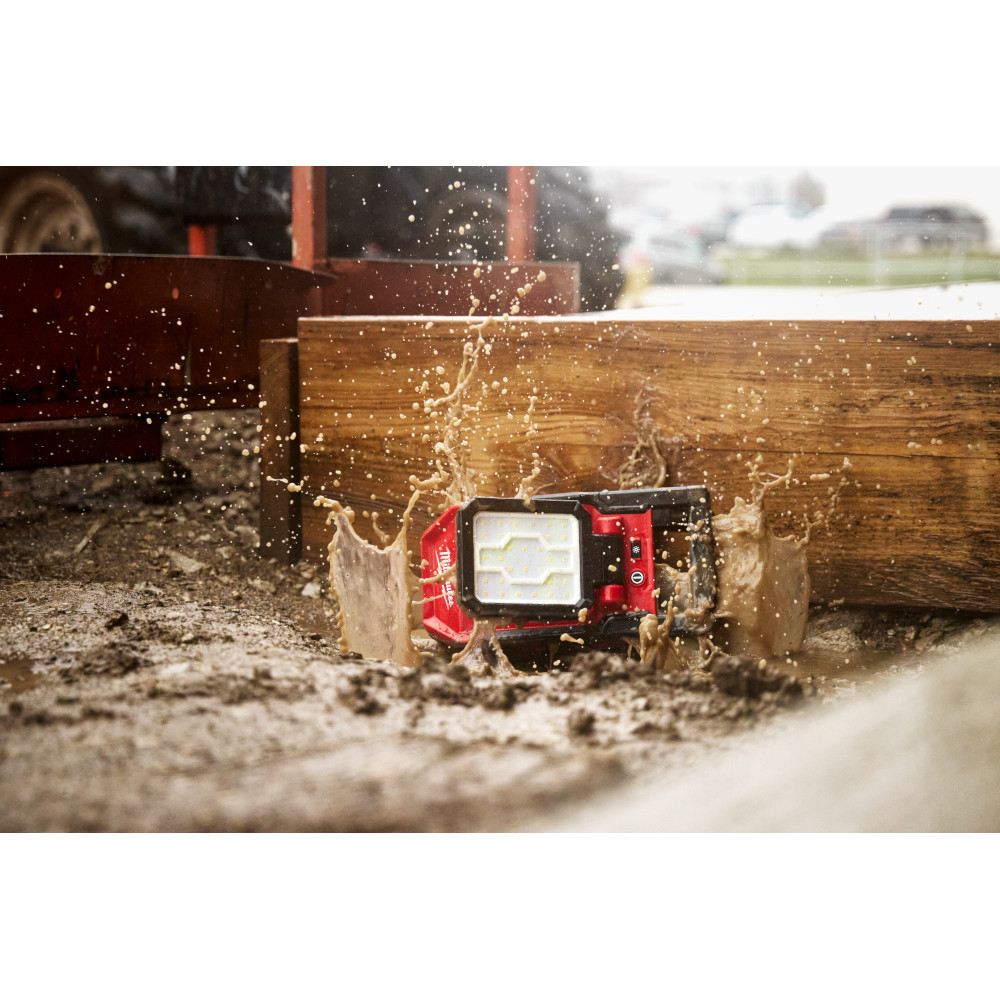 Milwaukee 2358-20 M18 ROVER LED Clamping Flood Light | Troxten