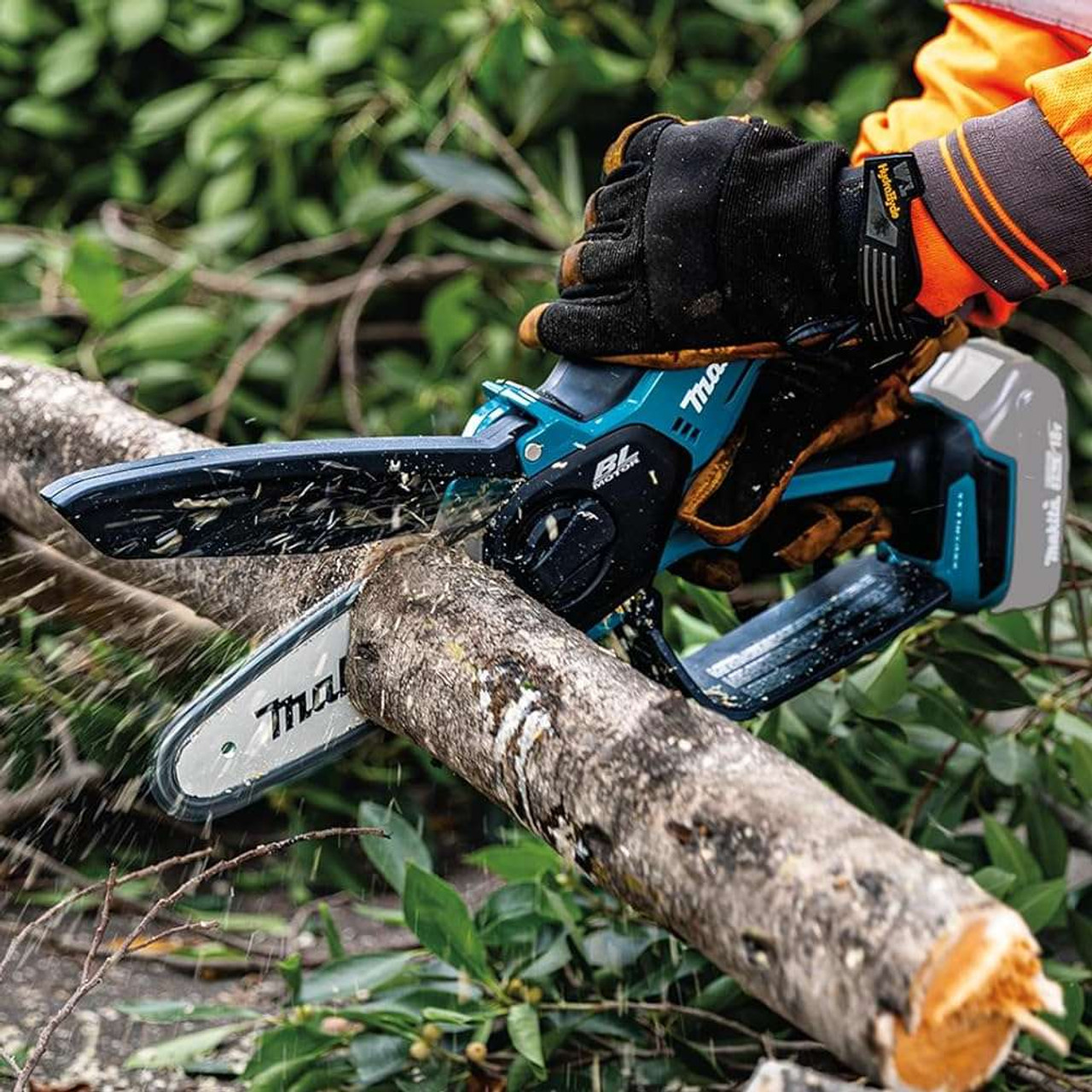 Makita DUC150Z 18V LXT Cordless Brushless 6 Inch Pruning Saw (Tool Only) Makita DUC150Z 18V LXT Cordless Brushless 6 Inch Pruning Saw (Tool Only)