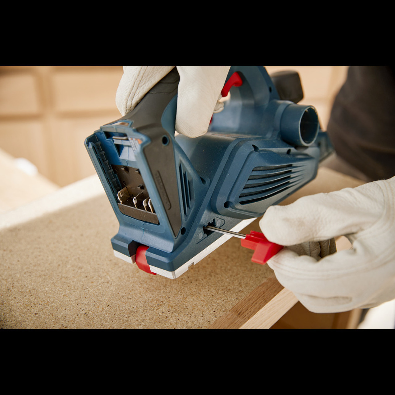 Bosch GHO18V-26N 18V Cordless Brushless Planer (Tool Only) Bosch GHO18V-26N 18V Cordless Brushless Planer (Tool Only)