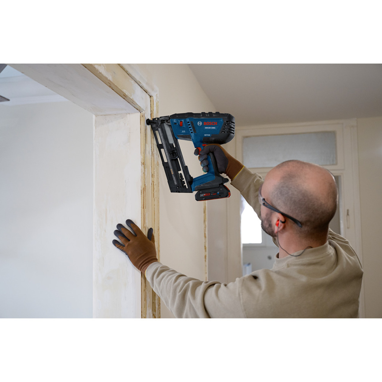 Bosch GNH18V-16MAN 18V Cordless Brushless 16-Gauge 2-1/2 Inch Angled Finish Nailer (Tool Only)