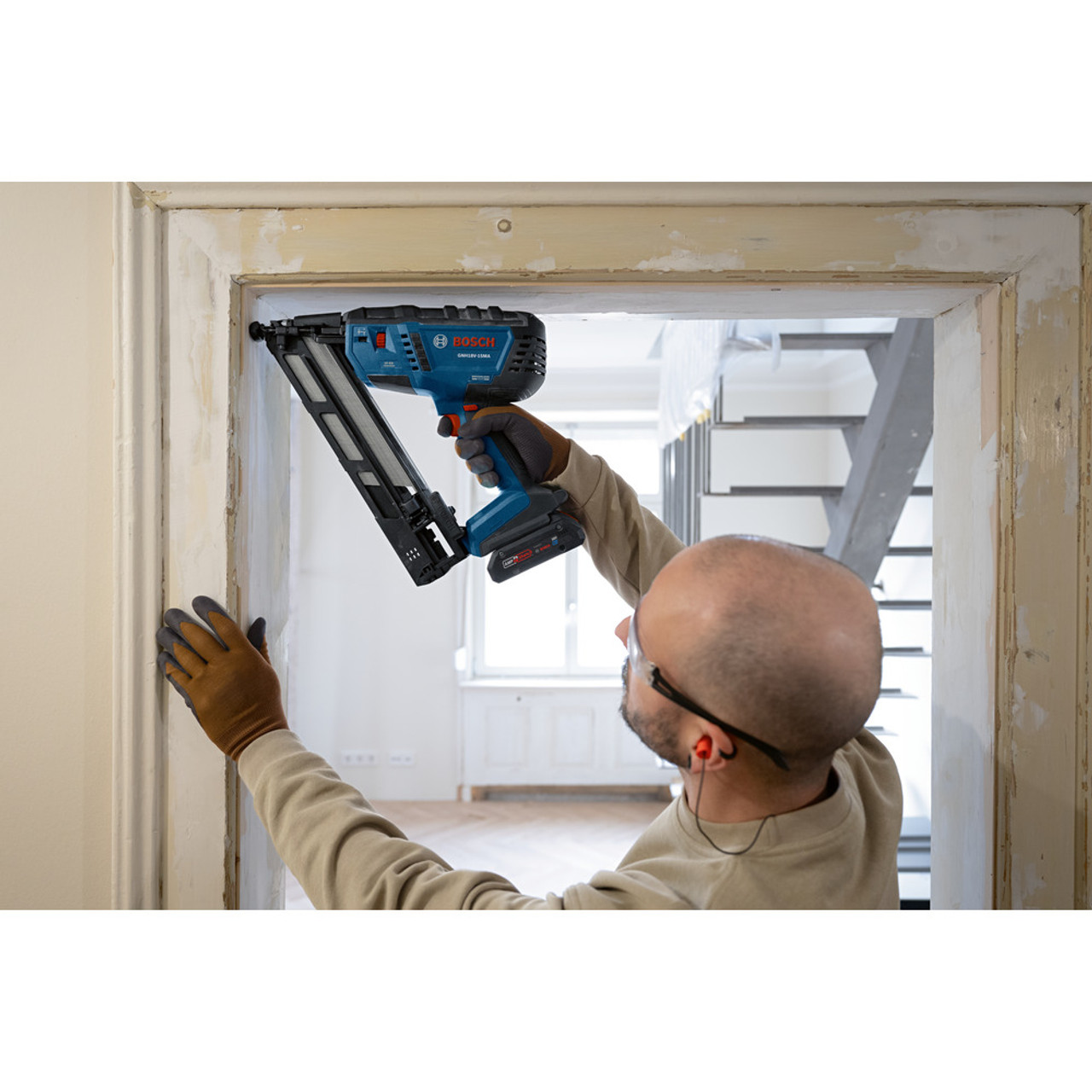 Bosch GNH18V-15MAN 18V Cordless Brushless 15-Gauge 2-1/2 Inch Angled Finish Nailer (Tool Only)