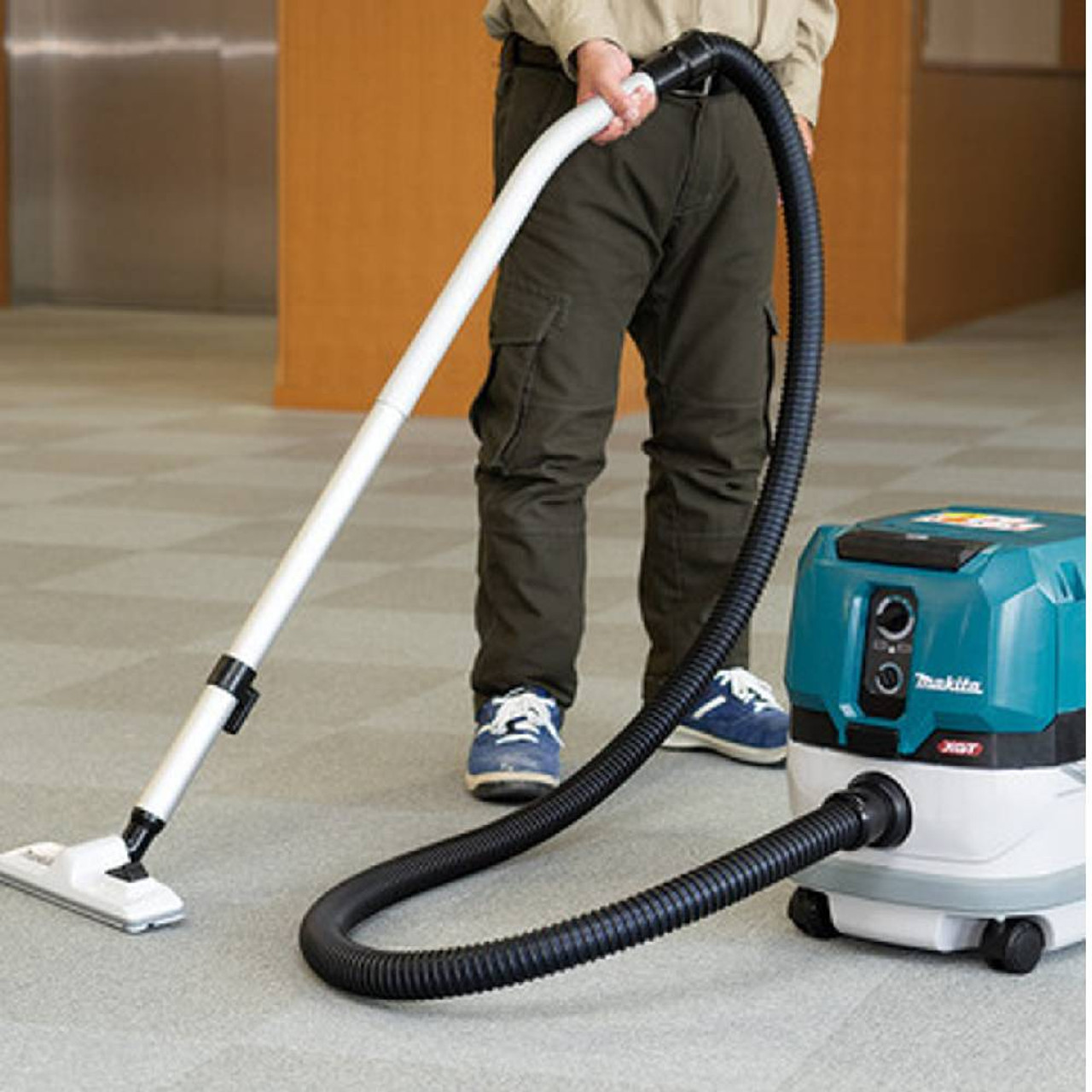 Makita VC001GLM11 40V Max XGT Cordless Brushless 8.0L Wet/Dry Vacuum Cleaner Kit Makita VC001GLM11 40V Max XGT Cordless Brushless 8.0L Wet/Dry Vacuum Cleaner Kit