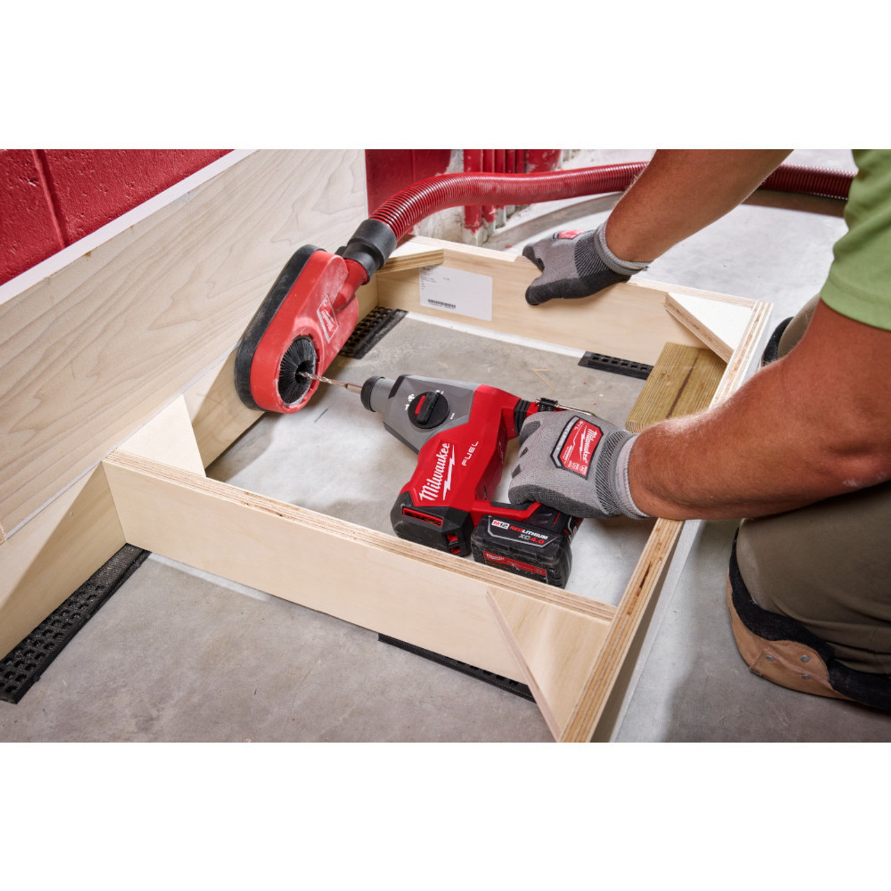 Milwaukee 2508-21XC M12 FUEL Cordless Brushless 5/8 Inch SDS-Plus Rotary Hammer Kit
