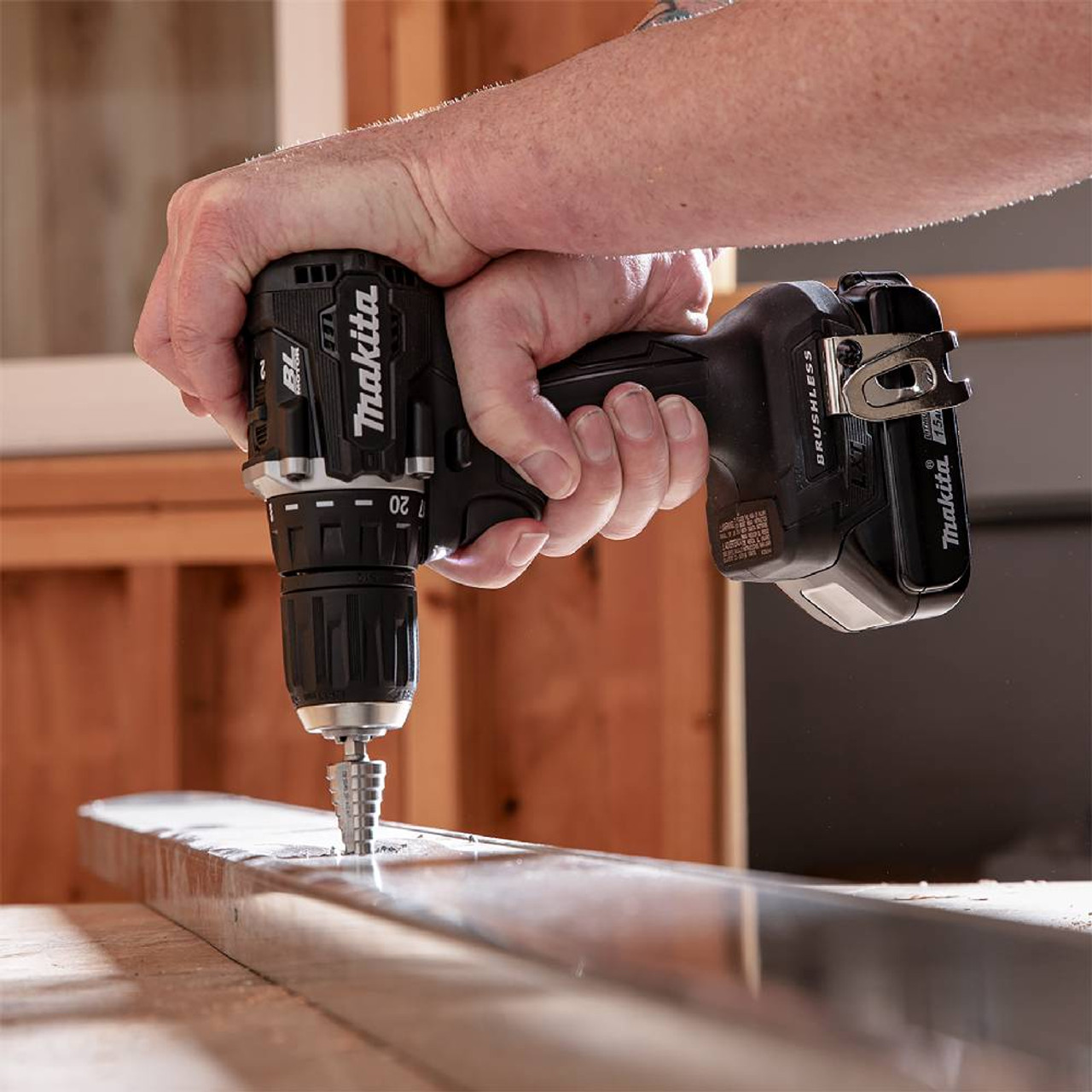 Makita DDF487AX4B 18V 1/2 Inch Cordless Brushless Sub-Compact Drill/Driver Kit