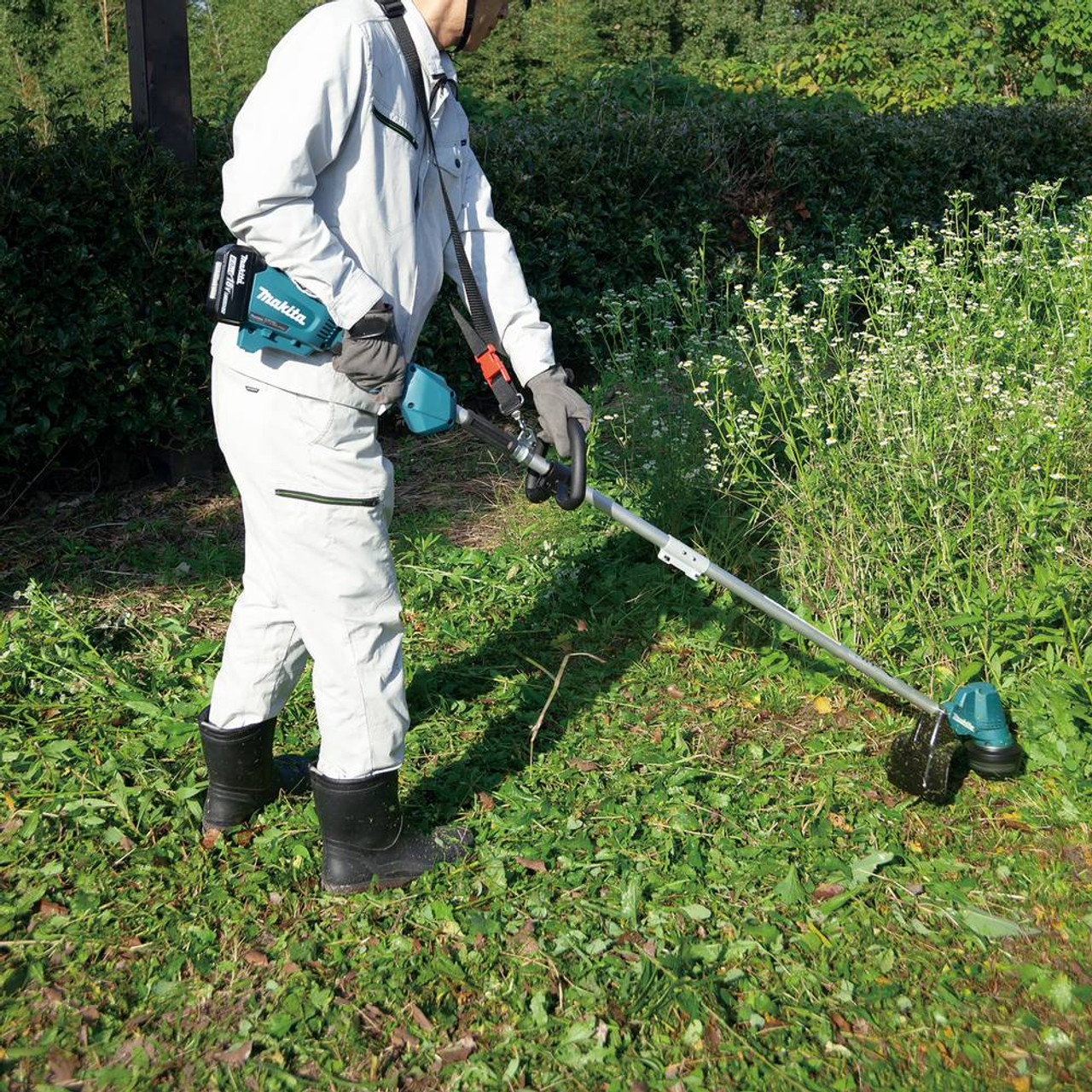 Makita DUR192LZX1 18V LXT Cordless Brushless 13 Inch Line Trimmer (Tool Only) Makita DUR192LZX1 18V LXT Cordless Brushless 13 Inch Line Trimmer (Tool Only)