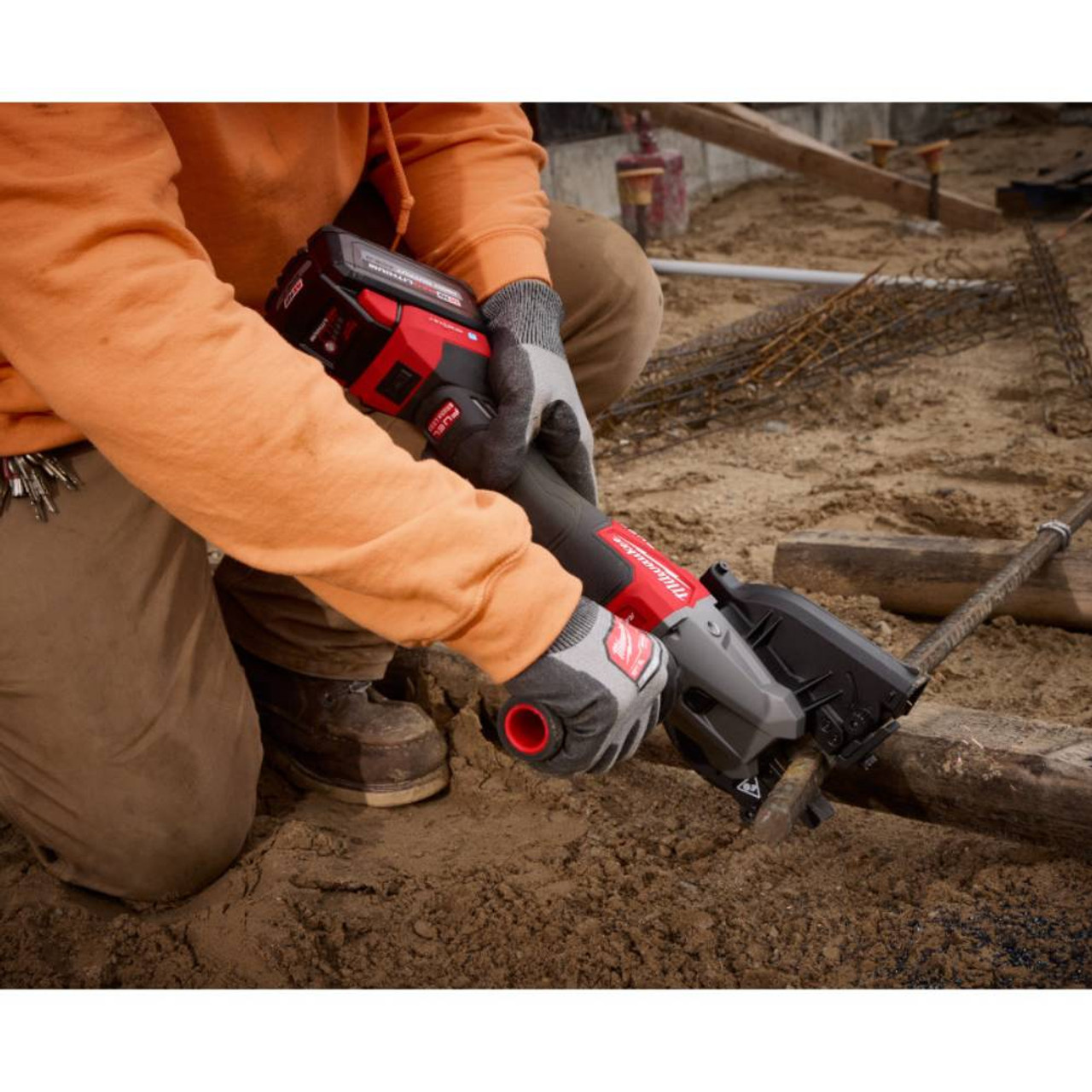 Milwaukee 3675-20 M18 FUEL Cordless Brushless #10 (1-1/4 inch) Rebar Cutter (Tool Only) showing in use cutting rebar